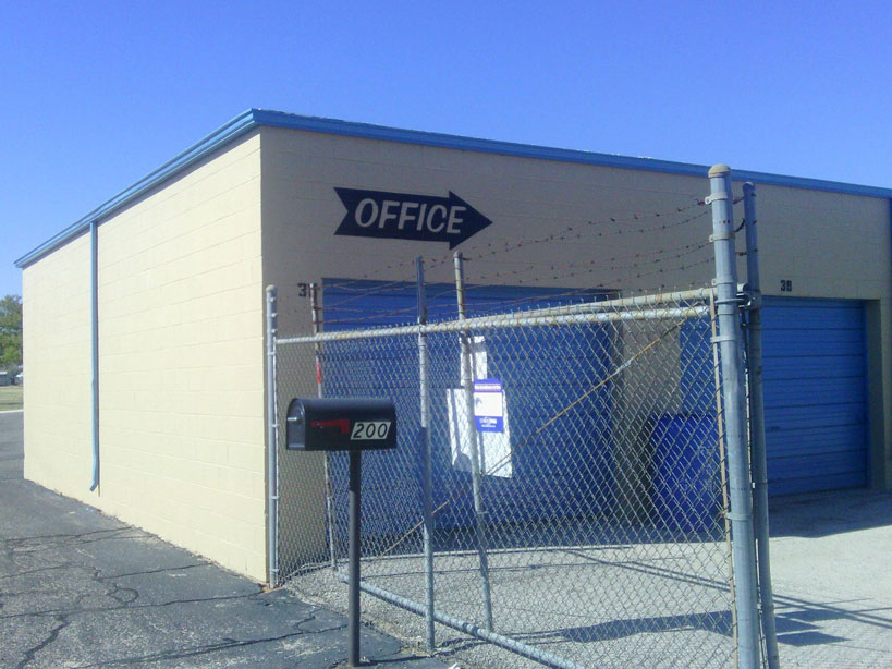 Park-Inn-Storage office sign